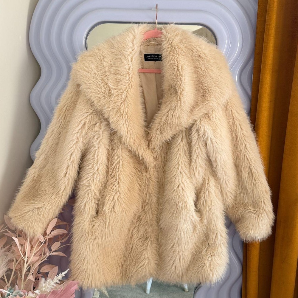 Coalition LA Cream Shaggy Faux Fur Teddy Coat Oversized Collar Medium